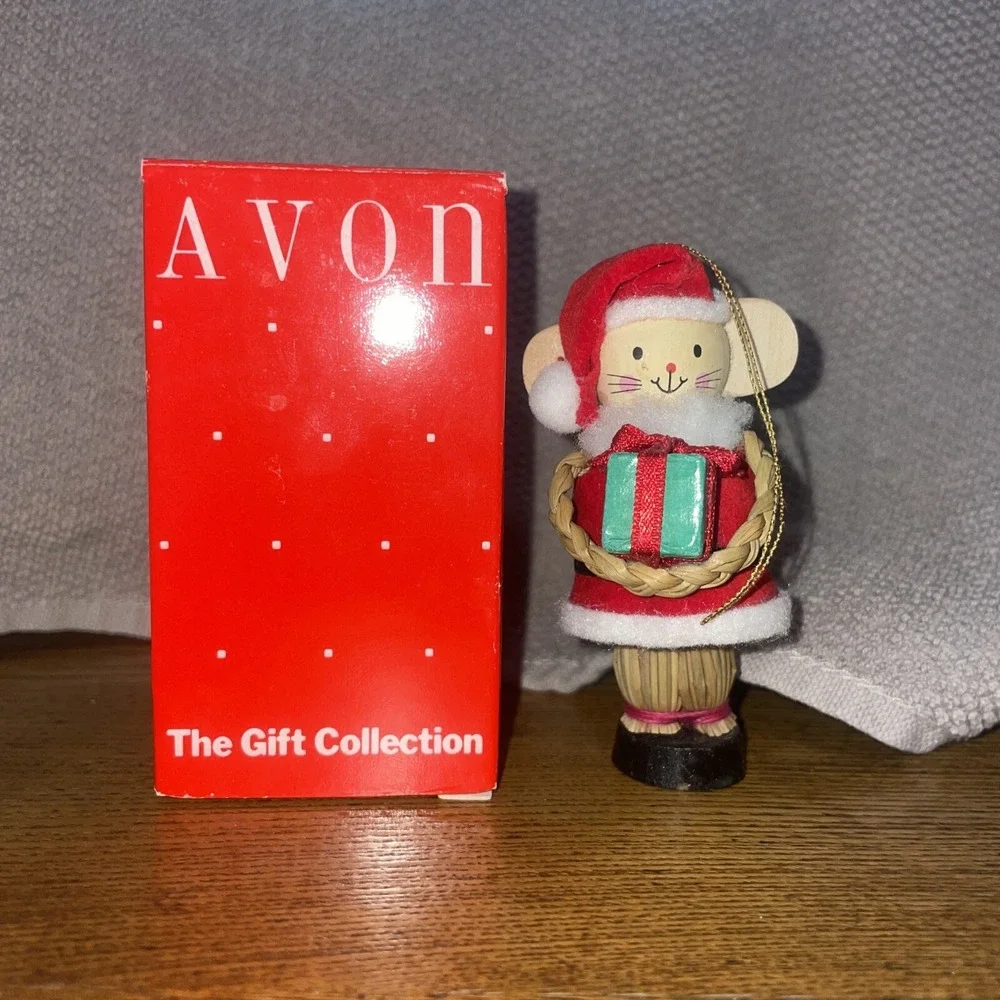 Avon Santa Straw Ornament‎